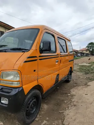 Suzuki APV Minibus 2010 Yellow