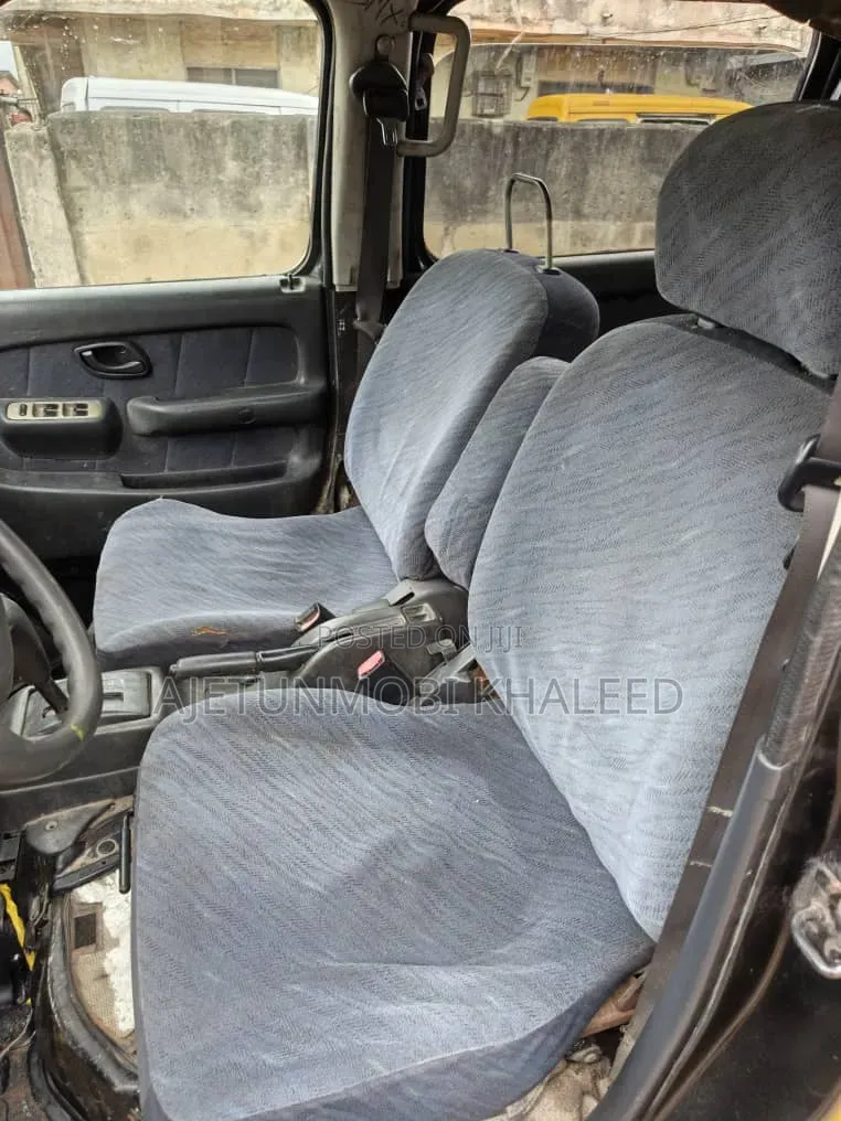 Suzuki APV Minibus 2010 Yellow