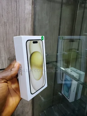 New Apple iPhone 15 256 GB Yellow