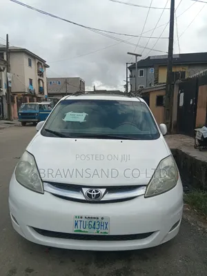 Toyota Sienna XLE AWD 2006 White