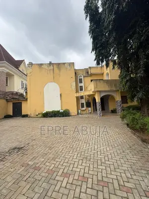 5bdrm Duplex in Maitama for sale