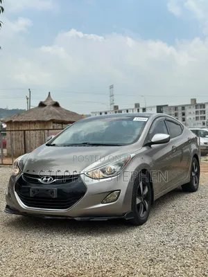Hyundai Elantra 2013 Gold