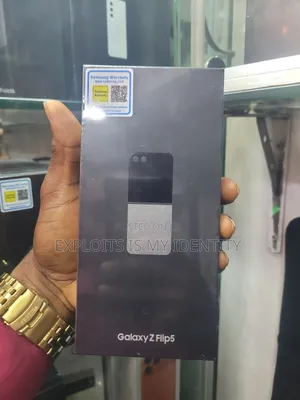 New Samsung Galaxy Z Flip 5 256 GB Graphite