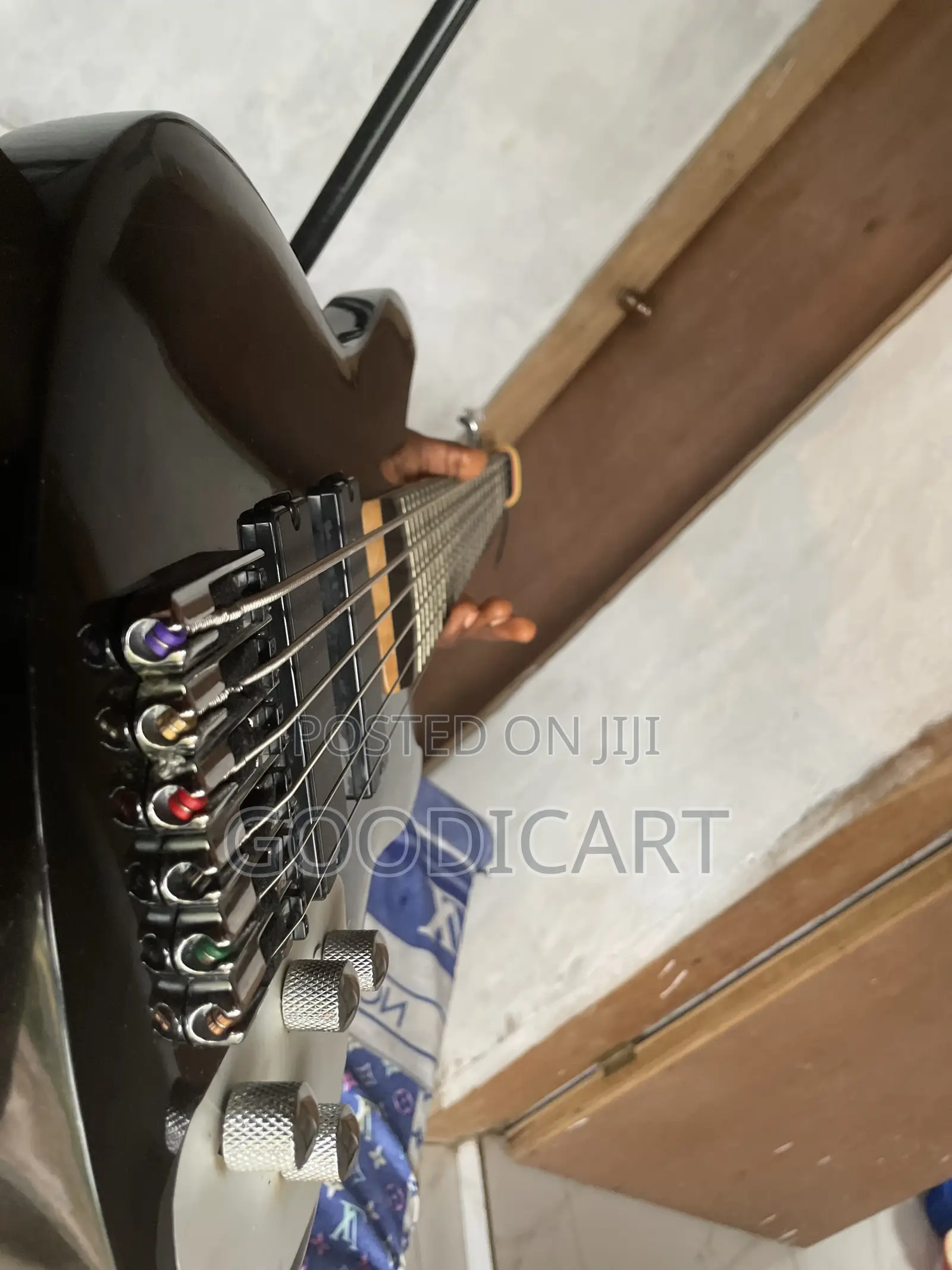 6strings Bass Guitar