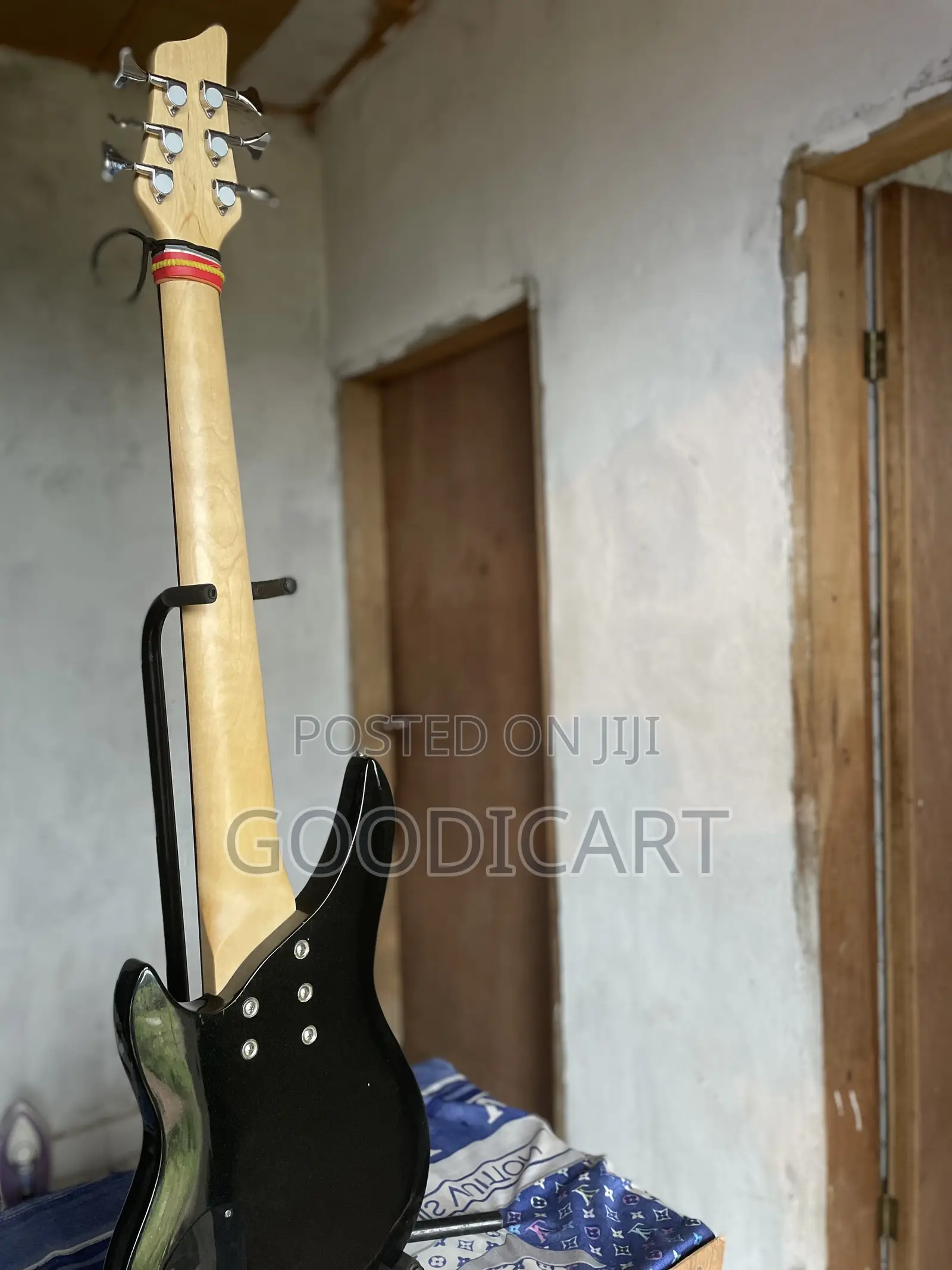 6strings Bass Guitar
