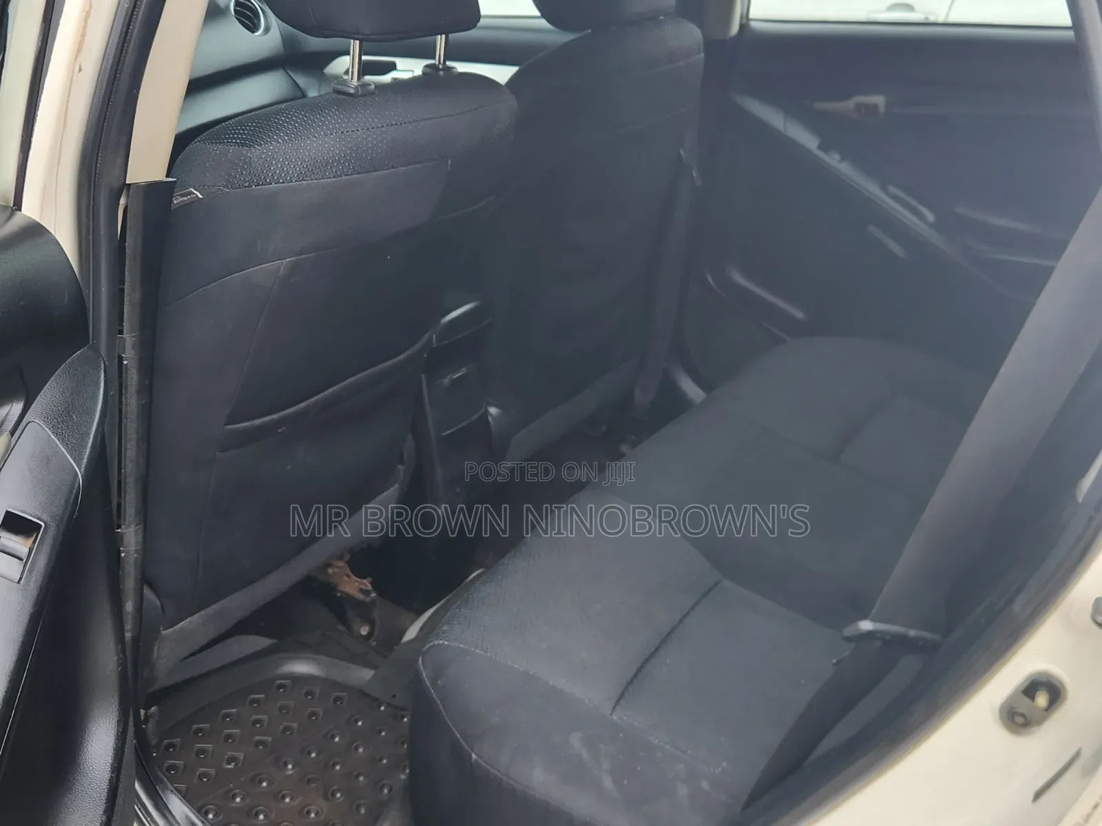 Toyota Matrix 2010 White