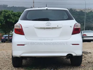 Toyota Matrix 2010 White