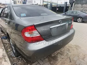 Toyota Camry LE 4dr Sedan (2.4L 4cyl 4A) 2004 Gray