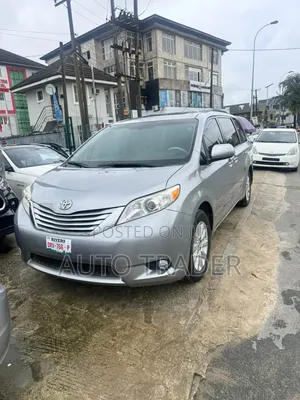 Toyota Sienna 2015 Gray