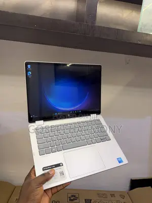 Laptop HP OmniBook 5 14" 8GB Intel Core 5 SSD 512GB