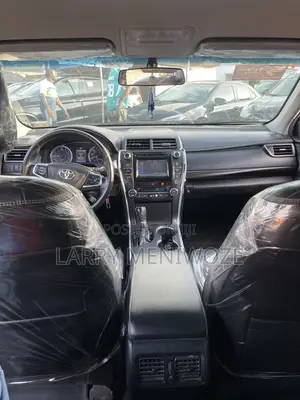Toyota Camry XLE 4dr Sedan (2.5L 4cyl 6A) 2016