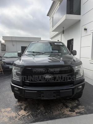 Ford F-150 Lariat 4x2 SuperCrew Cab Styleside 5.5 ft. box 145 in. WB