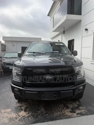 Ford F-150 Lariat 4x2 SuperCrew Cab Styleside 5.5 ft. box 145 in. WB