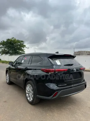 Toyota Highlander Limited 2021 Black