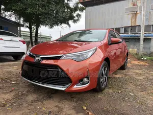 Toyota Corolla LE (1.8L 4cyl 2A) 2018 Orange
