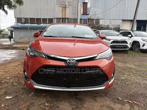 Toyota Corolla LE (1.8L 4cyl 2A) 2018 Orange