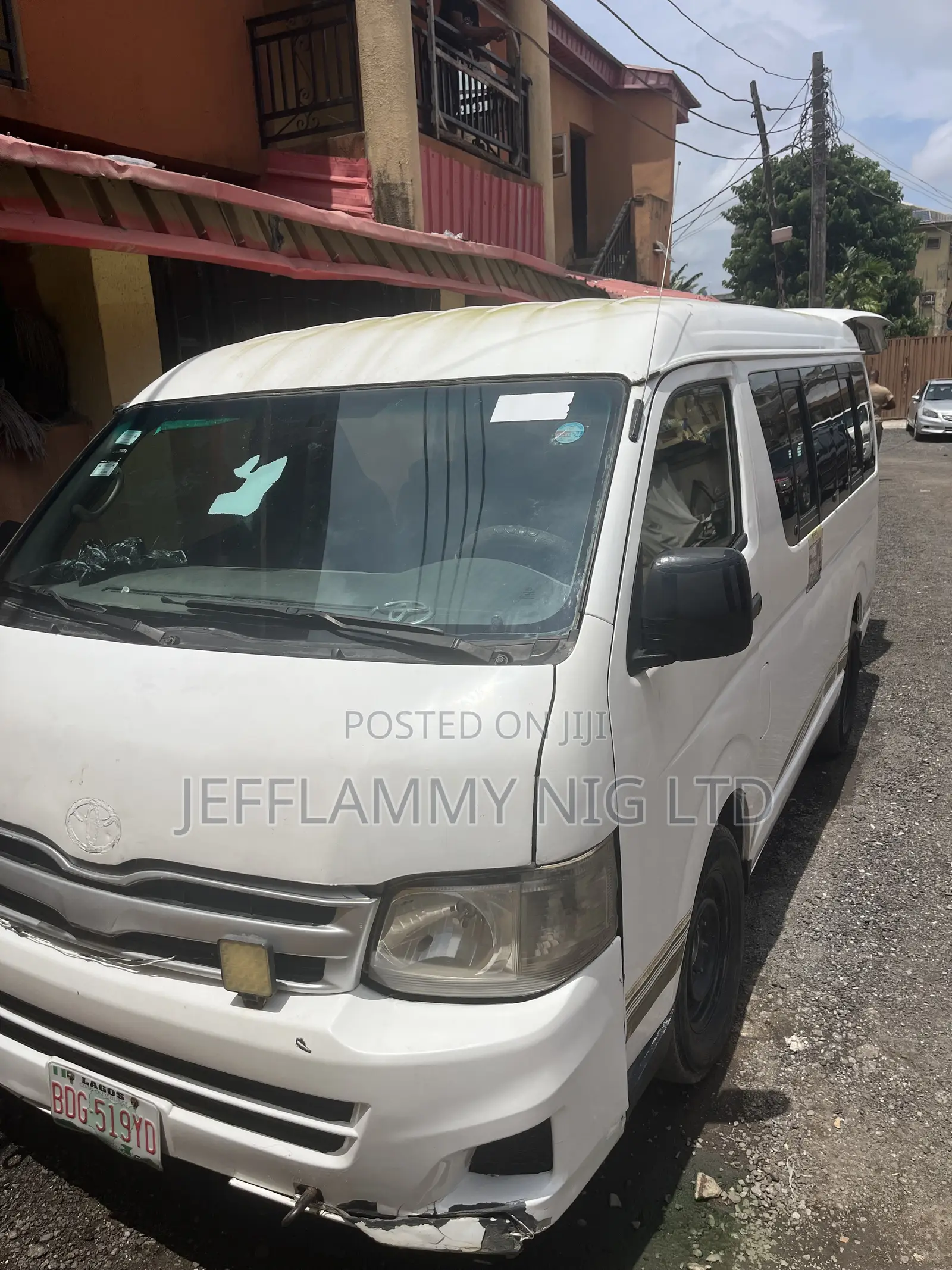 Hummer H2 2009 White