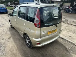 Toyota Yaris 2003 Gold