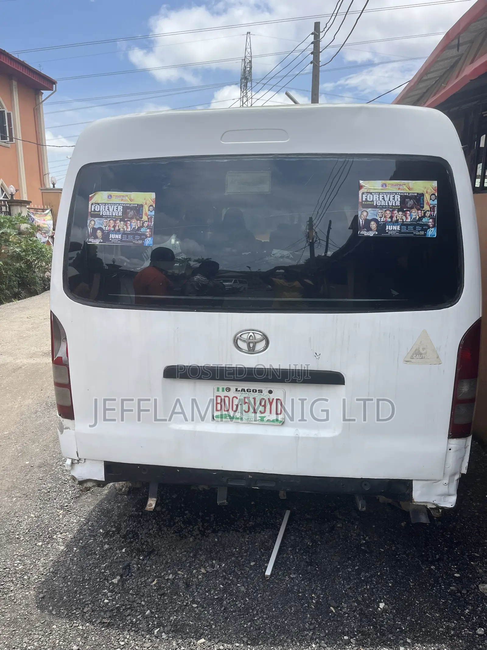 Hummer H2 2009 White