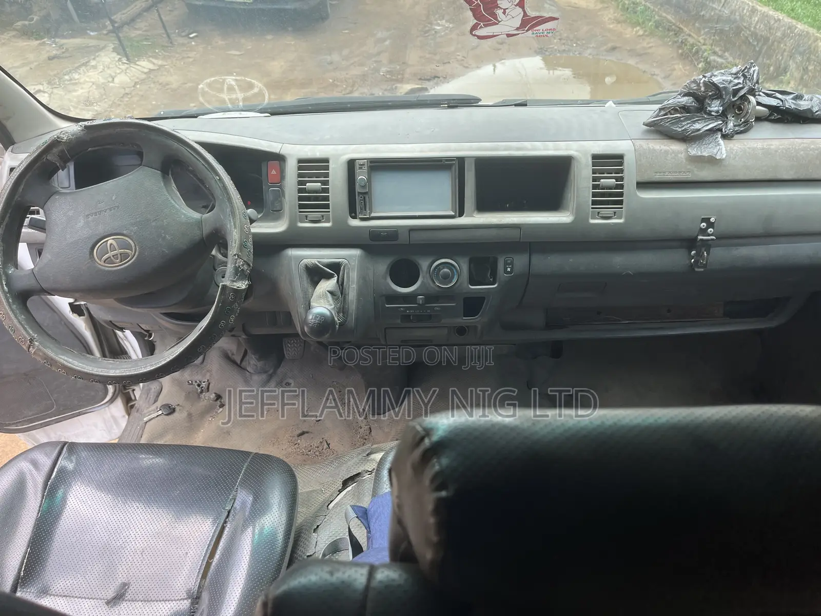 Hummer H2 2009 White
