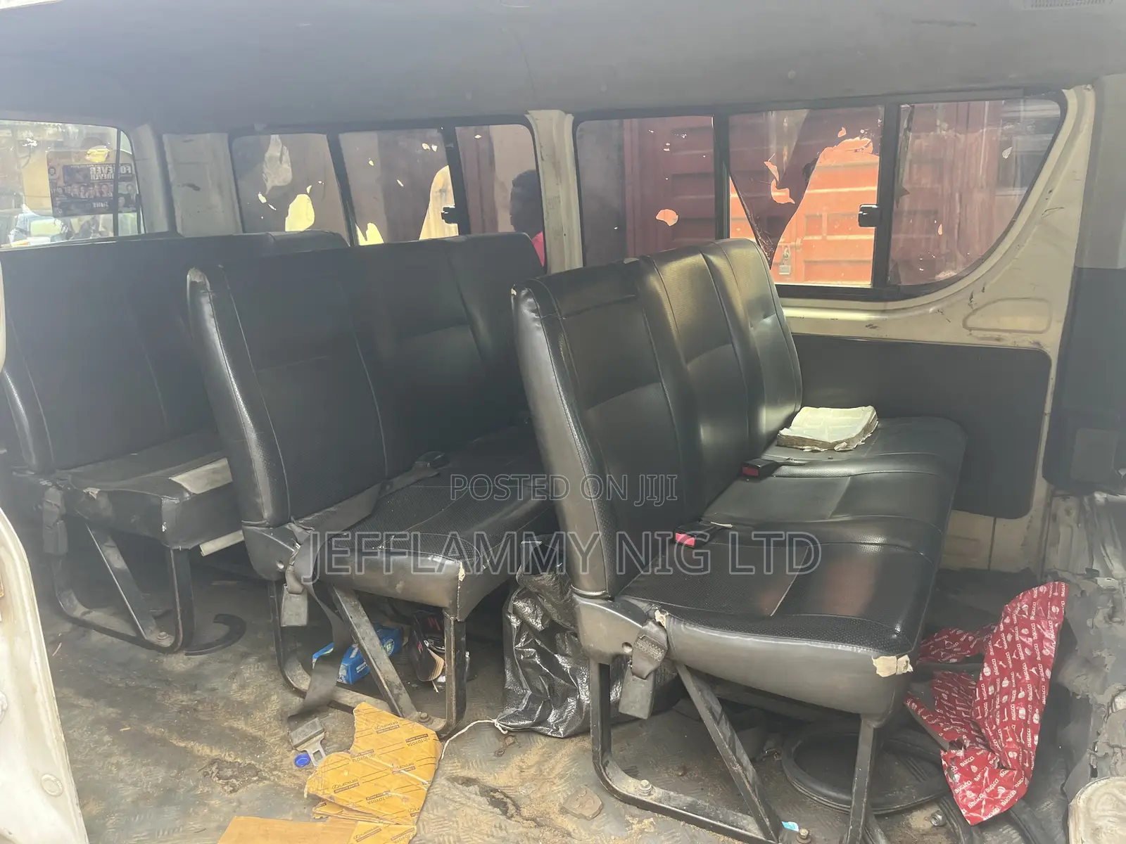 Hummer H2 2009 White
