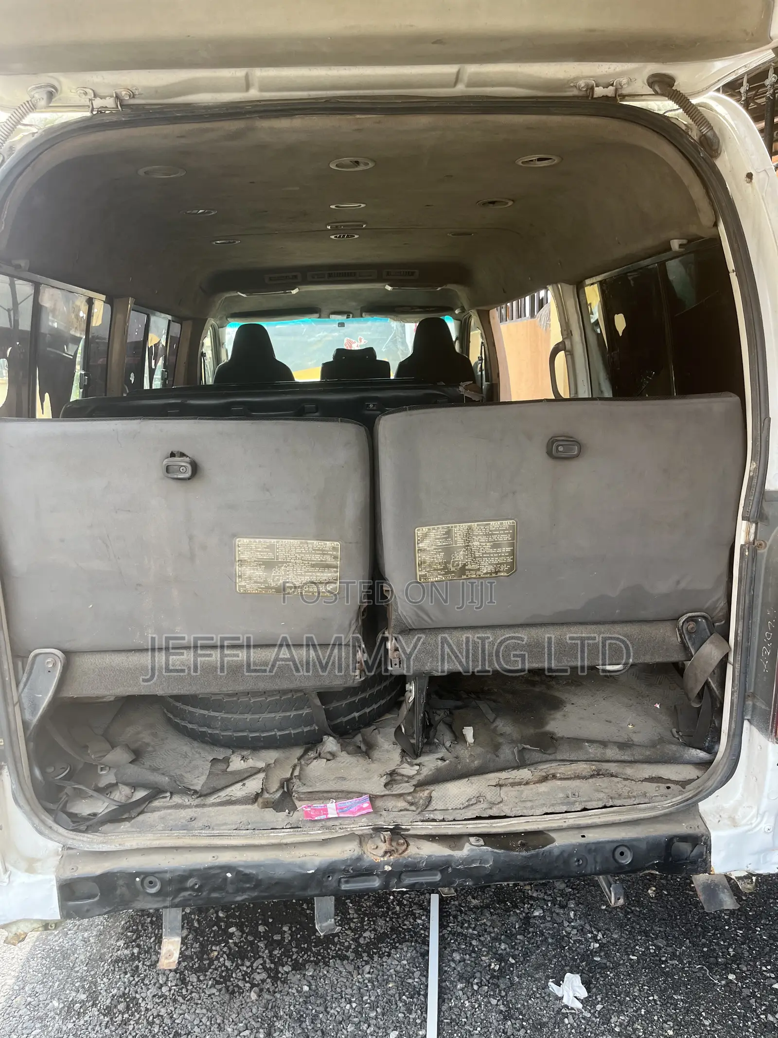Hummer H2 2009 White