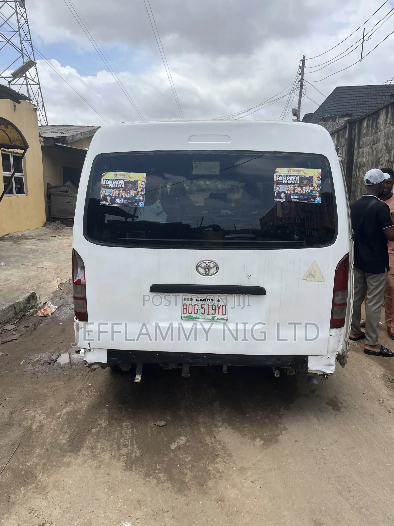 Hummer H2 2009 White