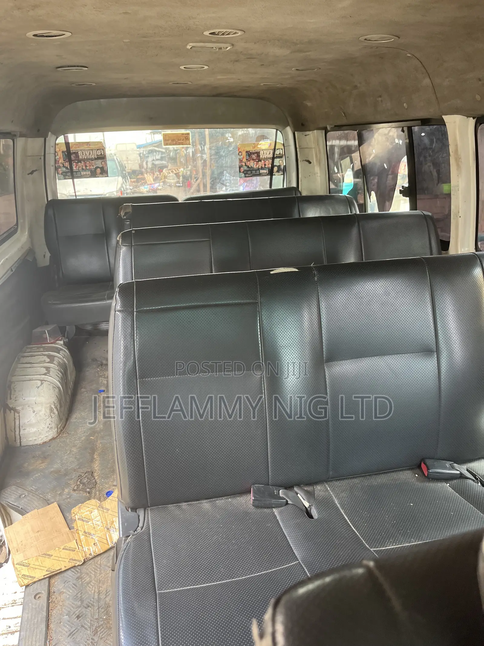 Hummer H2 2009 White