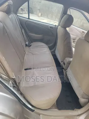 Toyota Corolla 2000 Gold