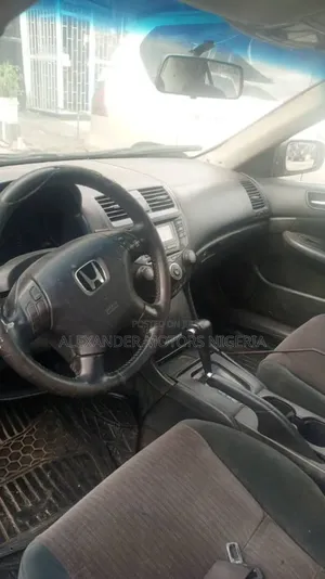 Honda Accord 2005 Red