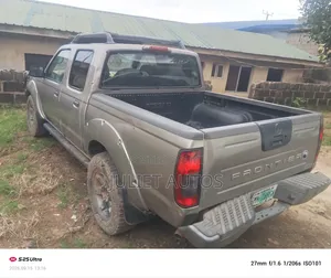 Nissan Frontier 2004 Gray