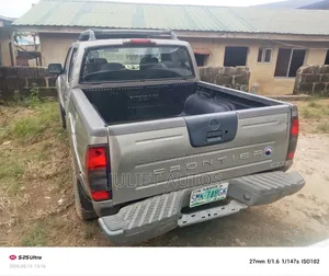 Nissan Frontier 2004 Gray