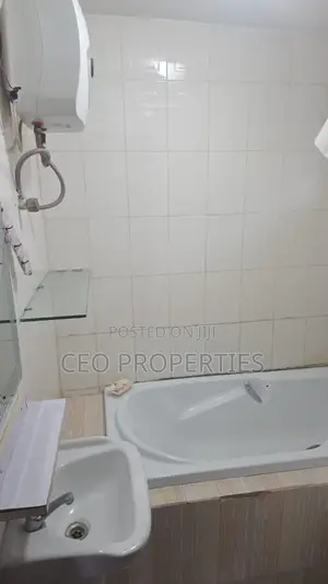 2bdrm Bungalow in Off Admiralty Way, Lekki Phase 1 for rent