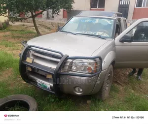 Nissan Frontier 2004 Gray