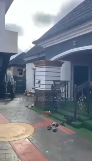 4bdrm Bungalow in Benin City for sale