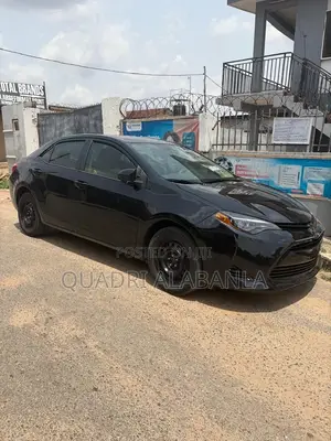 Toyota Corolla L (1.8L 4cyl 2A) 2018 Black