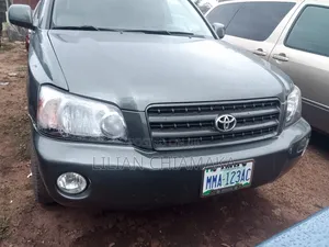 Toyota Highlander 2004 Gray