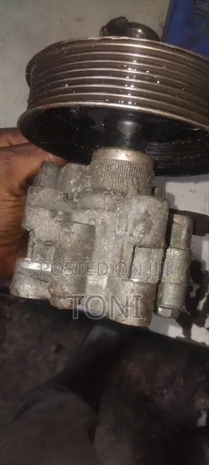 Power Stearing Pump for Toyota 2az 2.4 Cammry Rav 4 and Avensis