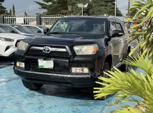 Toyota 4-Runner SR5 4WD 2011 Black