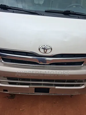 Toyota Grand HiAce 2002 White