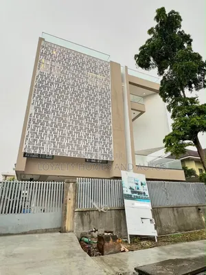 5bdrm House in Banana Island for sale