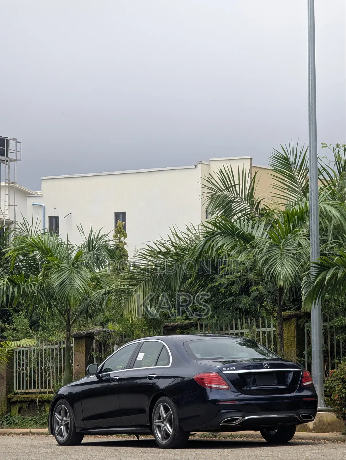 Mercedes-Benz E300 2016 Blue