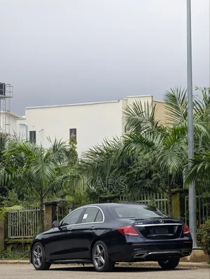 Mercedes-Benz E300 2016 Blue