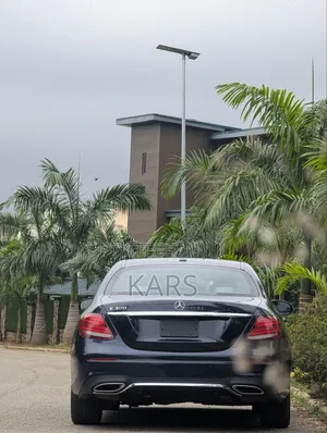 Mercedes-Benz E300 2016 Blue