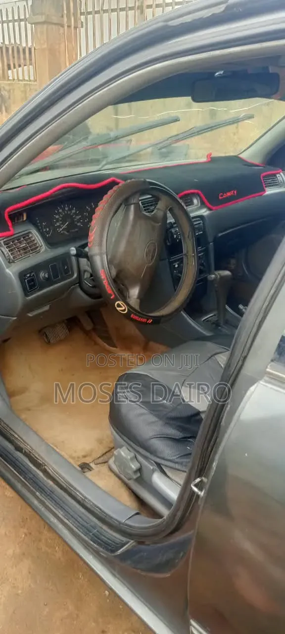 Toyota Camry 2000 Gray