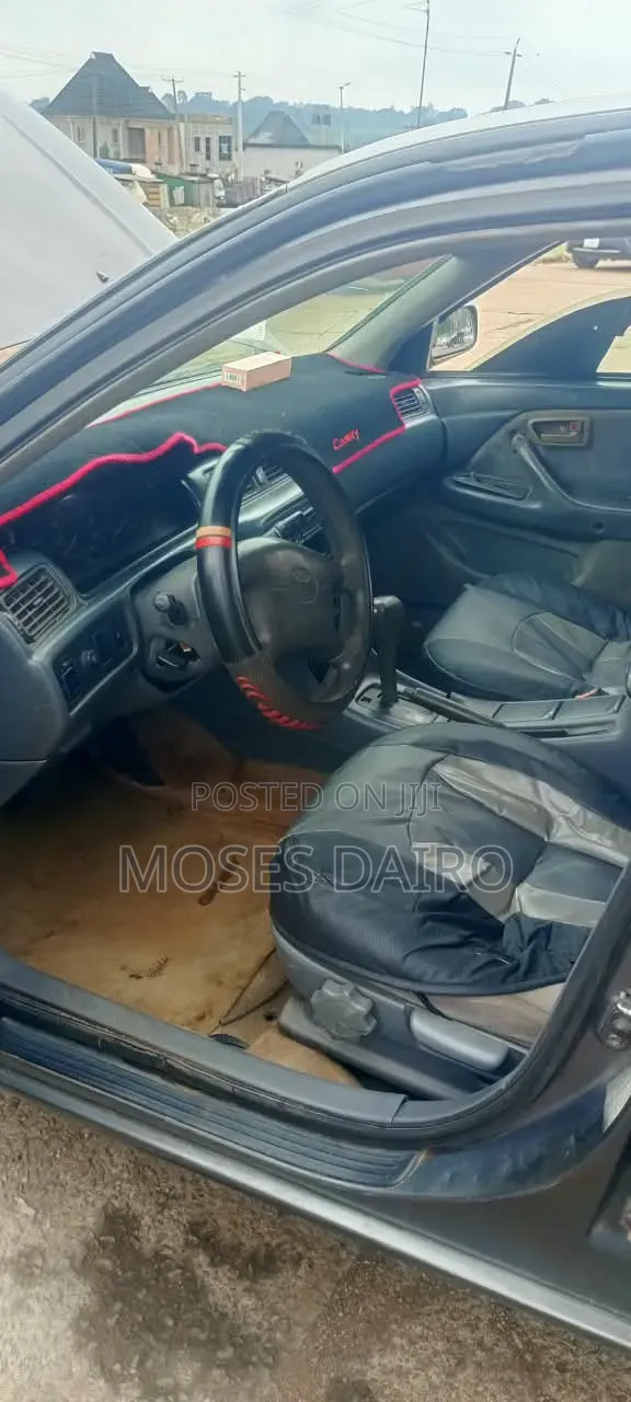 Toyota Camry 2000 Gray