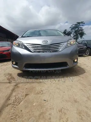 Toyota Sienna Limited 7 Passenger 2010 Gray
