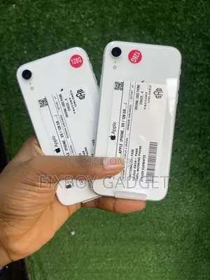 Apple iPhone XR 128 GB White