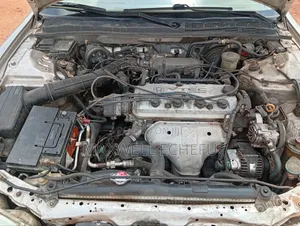 Honda Accord 1998 Silver