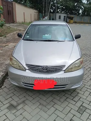Toyota Camry 2004 Silver